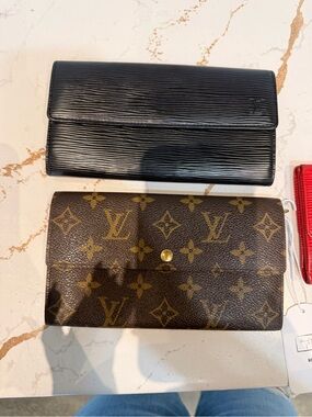 Louis Vuitton Monogram Sara Wallet